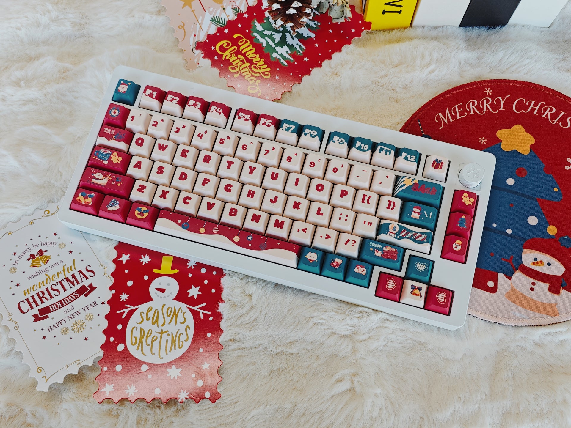 Chosfox Keyboard with Merry Christmas Vibe