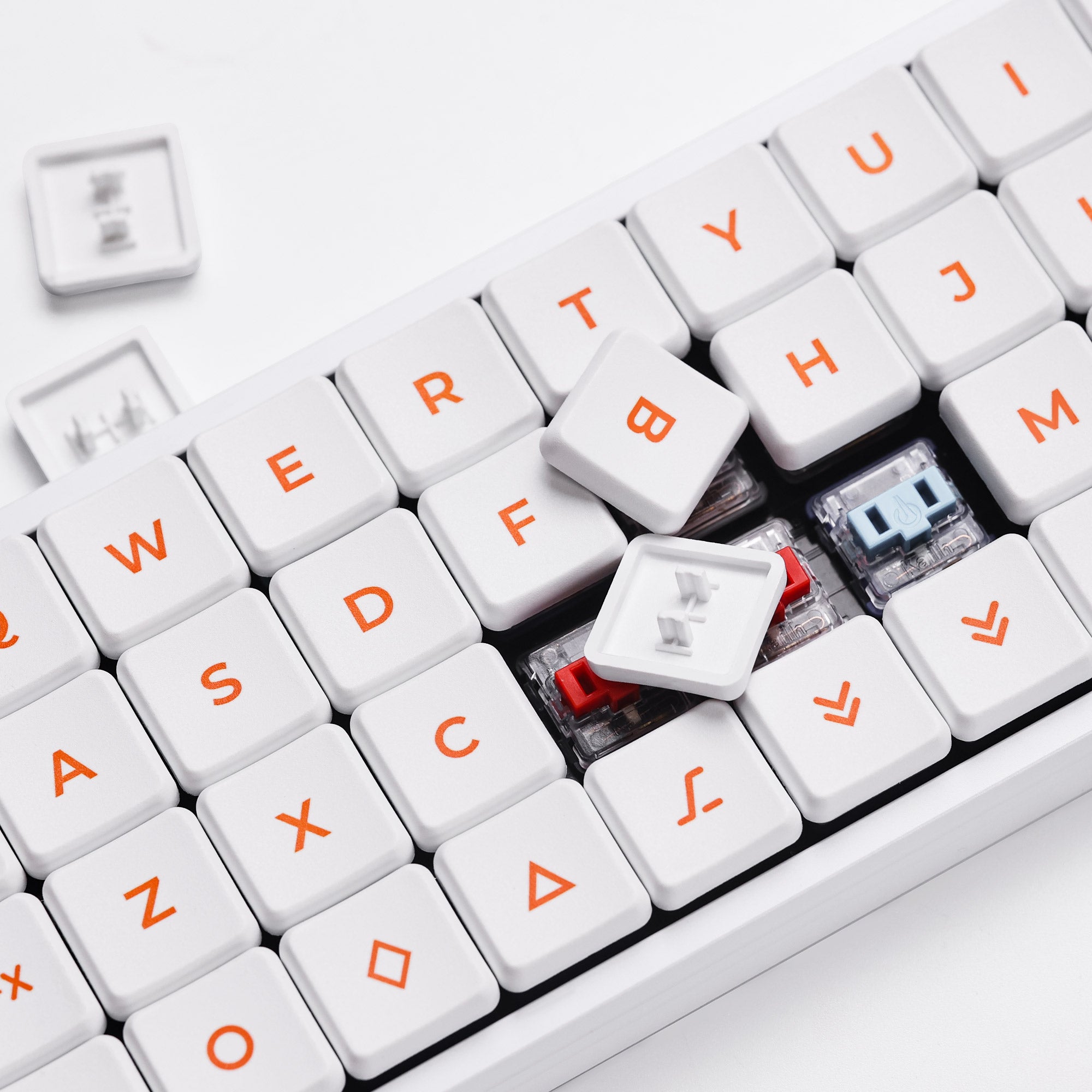 Chosfox CFX Warm White Low-profile Keycap Set – Chosfox