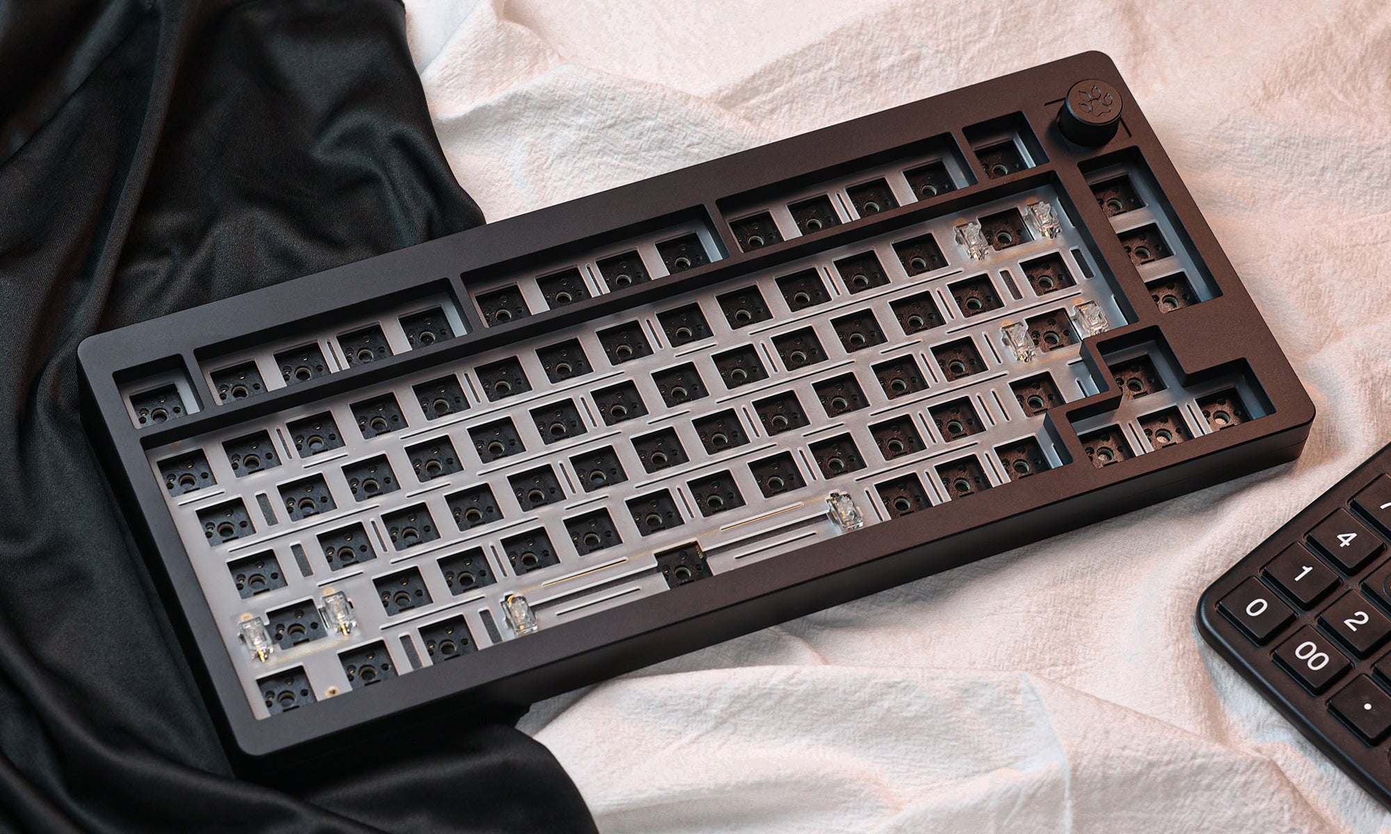 CF81 Pro® Custom Keyboard Kit – Craft Your Precision Typing Experience