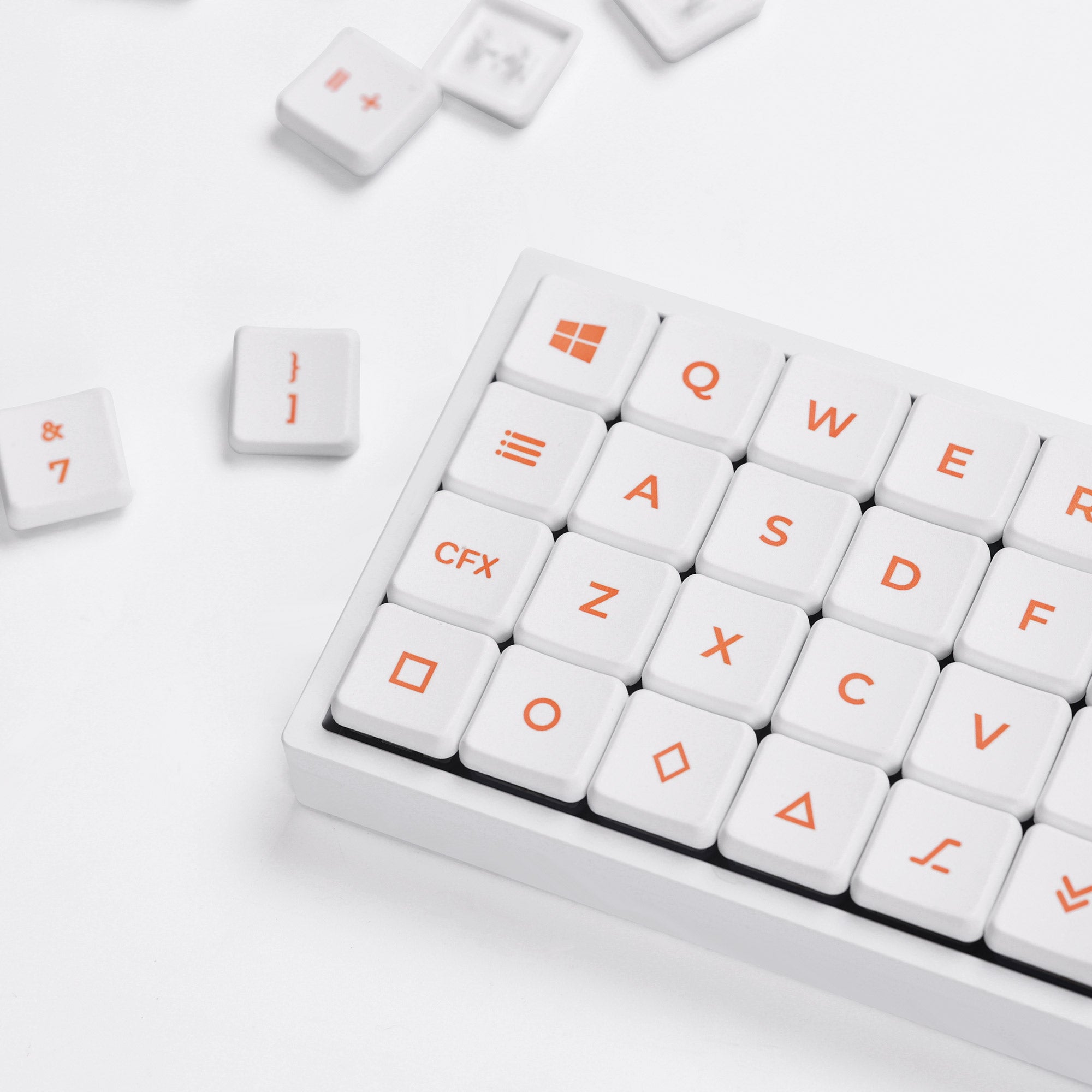 Chosfox CFX Warm White Low-profile Keycap Set – Chosfox